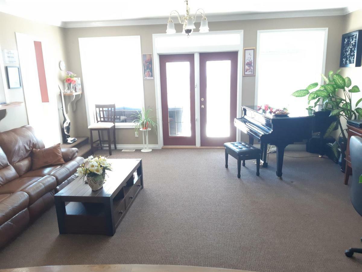 Lakeview House With 4 Rooms Kelowna Near Downtown & Knox Moutain מראה חיצוני תמונה